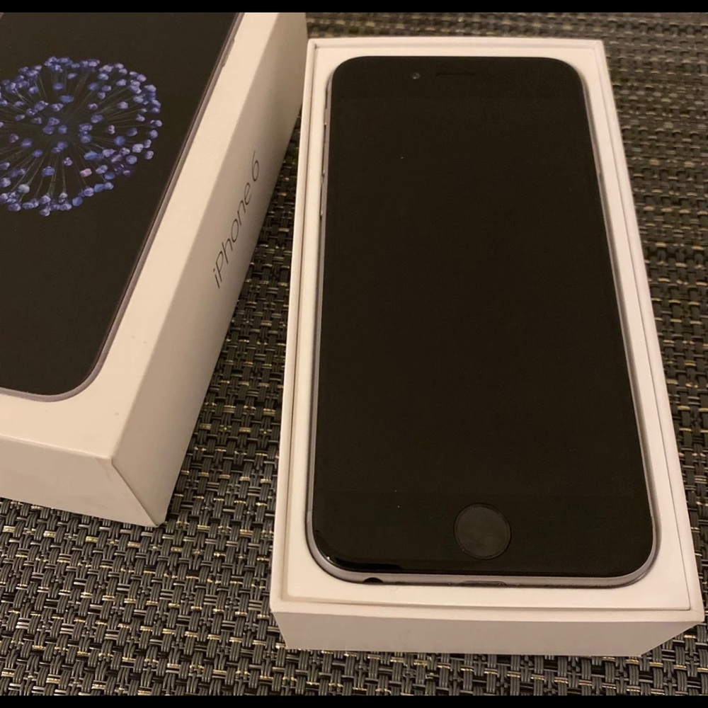 iPhone 6 - Picture 2 of 3